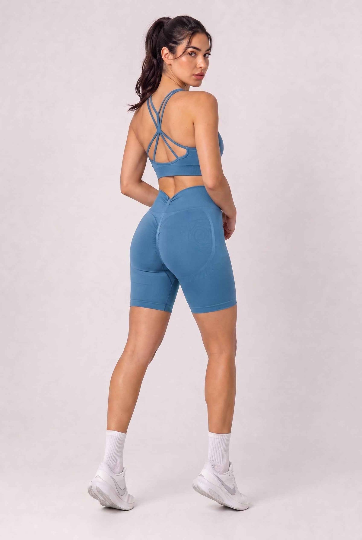 Szorty damskie bezszwowe PUSH UP V SHAPE lazurowe - Savannah