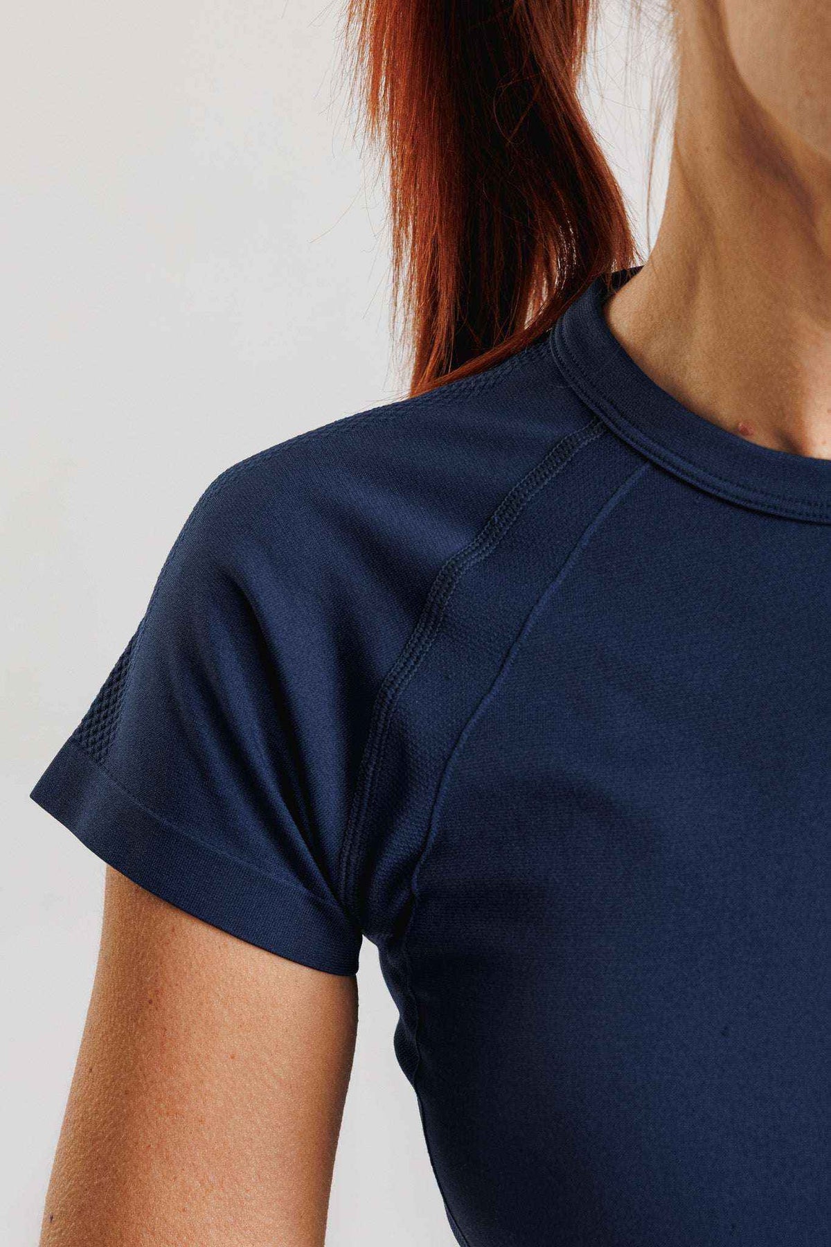 T-shirt damski bezszwowy techniczny PRO navy - Arizona