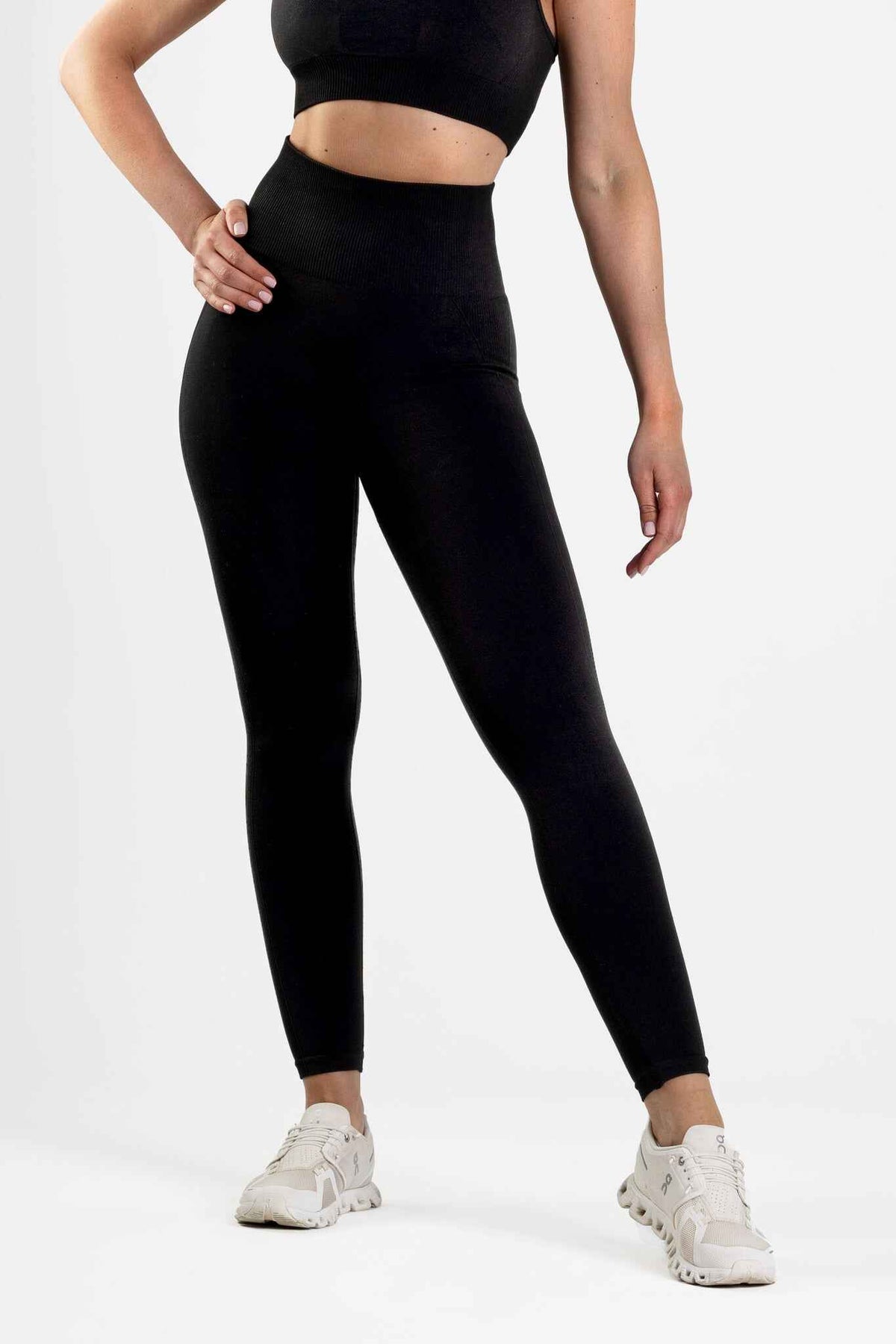 Legginsy bezszwowe PUSH UP czarne - Florence