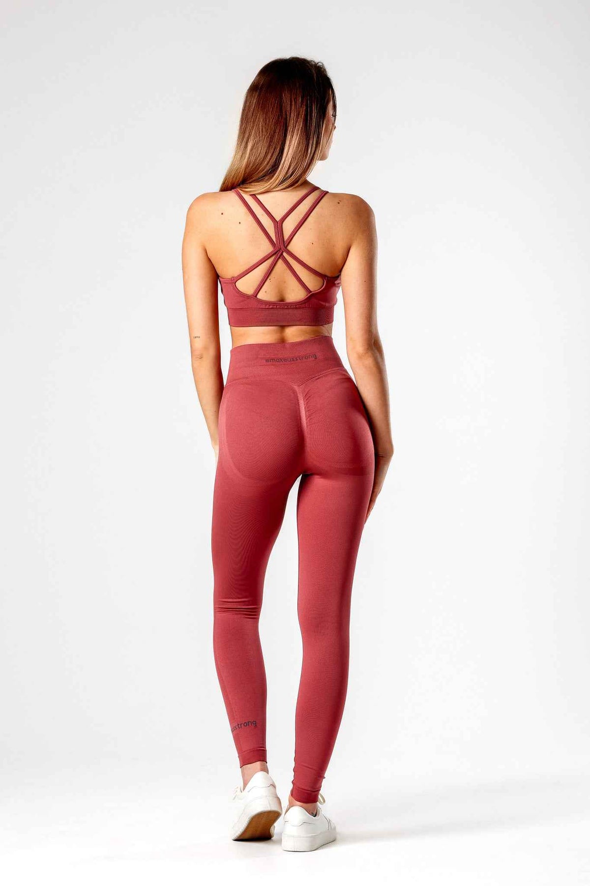 Zestaw bezszwowy PUSH UP PRO top + legginsy różowy - Georgia