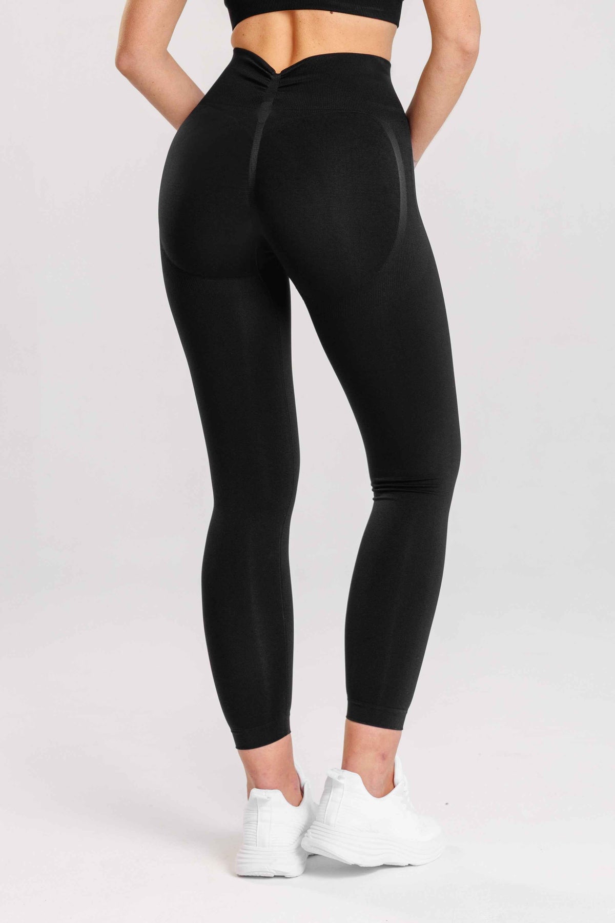 Legginsy bezszwowe PUSH UP V SHAPE czarne - Savannah