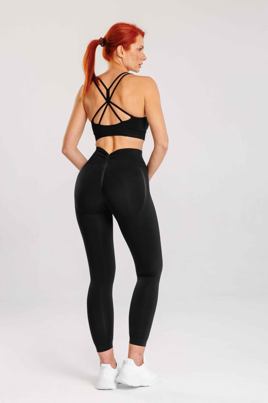 Zestaw bezszwowy PUSH UP V-SHAPE top + legginsy czarny - Savannah