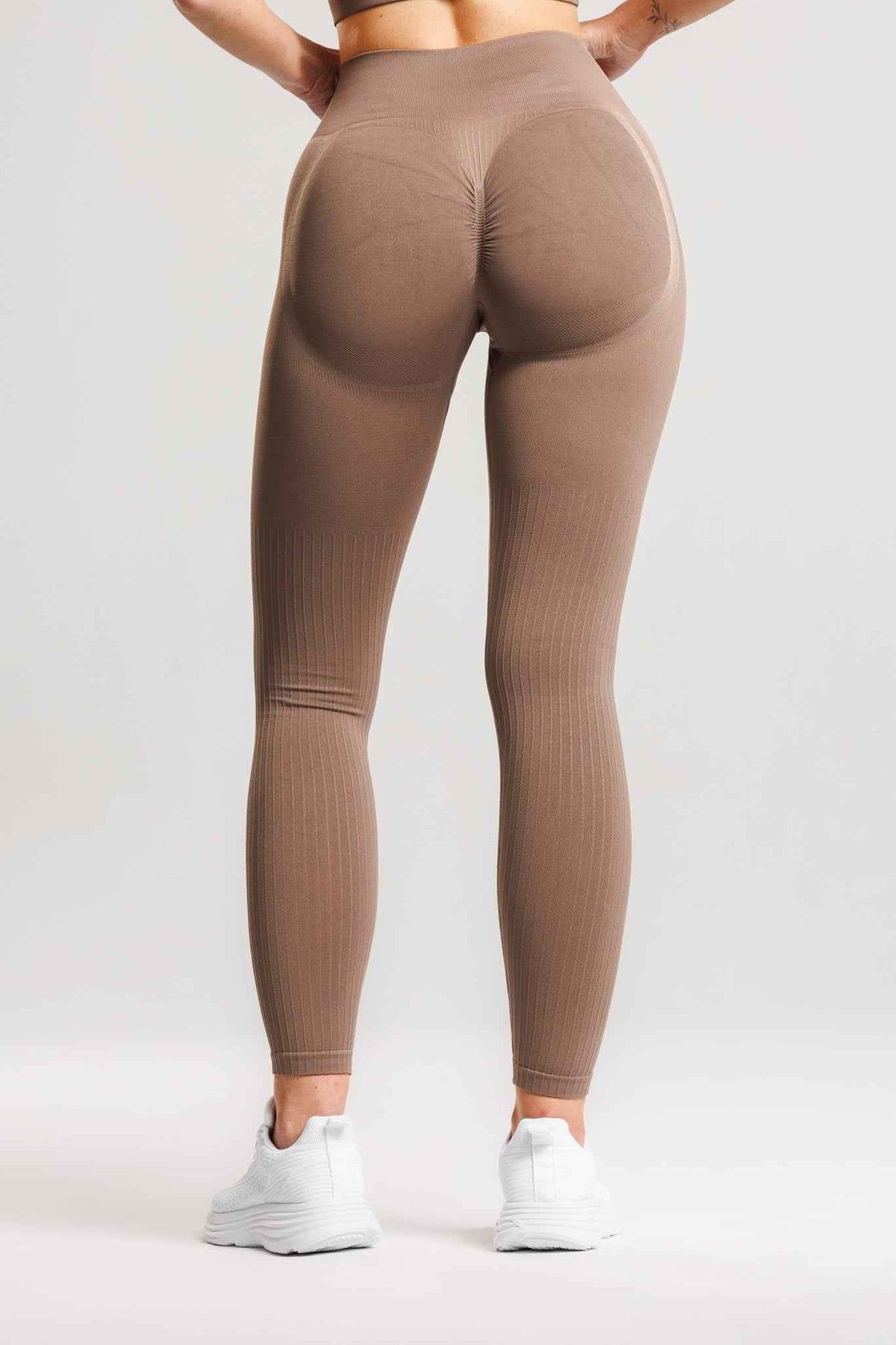 Legginsy bezszwowe PUSH UP PRO II latte - Nevada