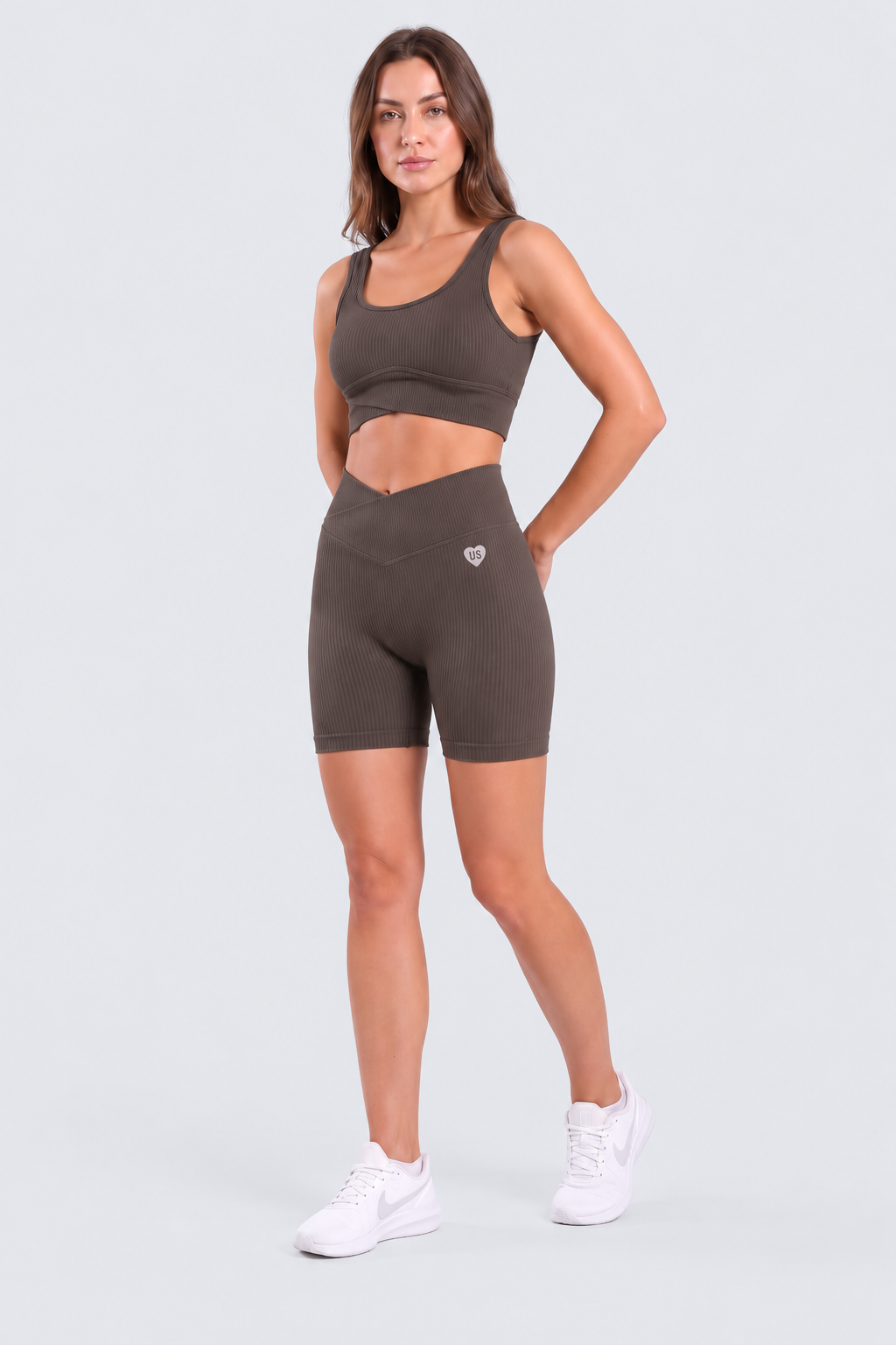 Biustonosz sportowy prążkowany asymetryczny V CUT brązowy - Venice