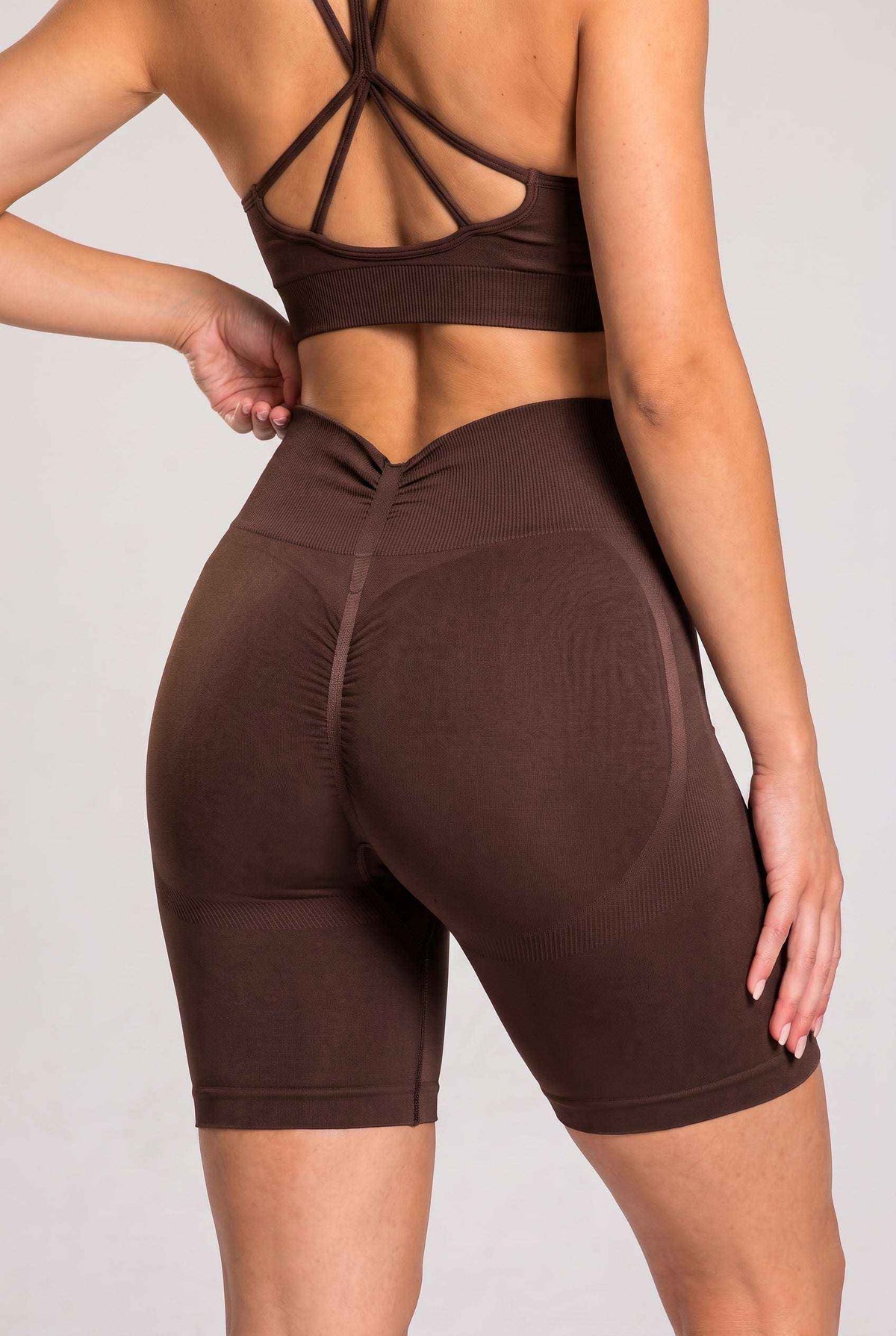 Szorty damskie bezszwowe PUSH UP V SHAPE espresso - Savannah