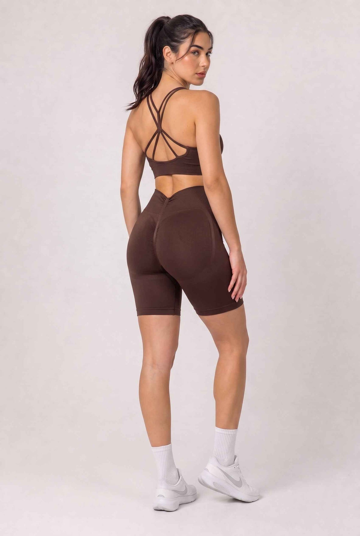 Szorty damskie bezszwowe PUSH UP V SHAPE espresso - Savannah