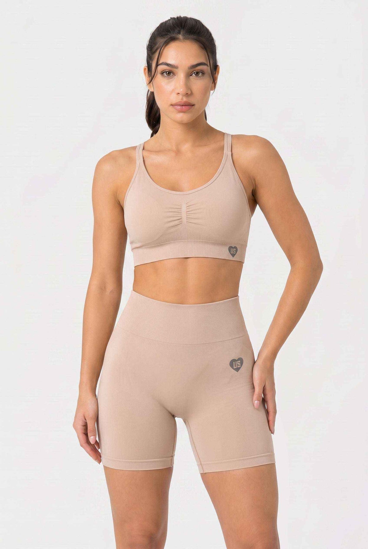 Zestaw bezszwowy PUSH UP V-SHAPE top + szorty cream - Savannah